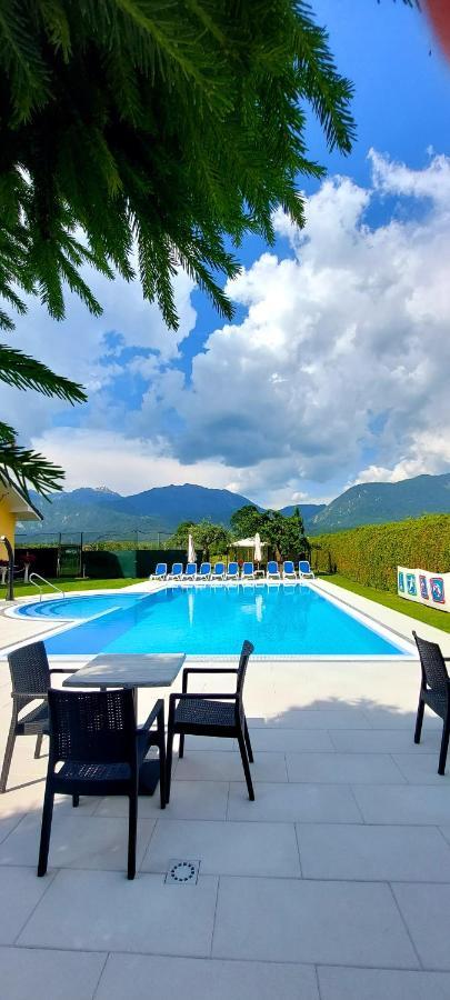 Sport Manca Garni Hotel Радовлица Екстериор снимка