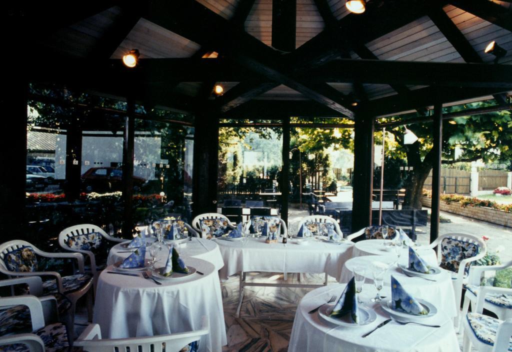 Sport Manca Garni Hotel Радовлица Екстериор снимка